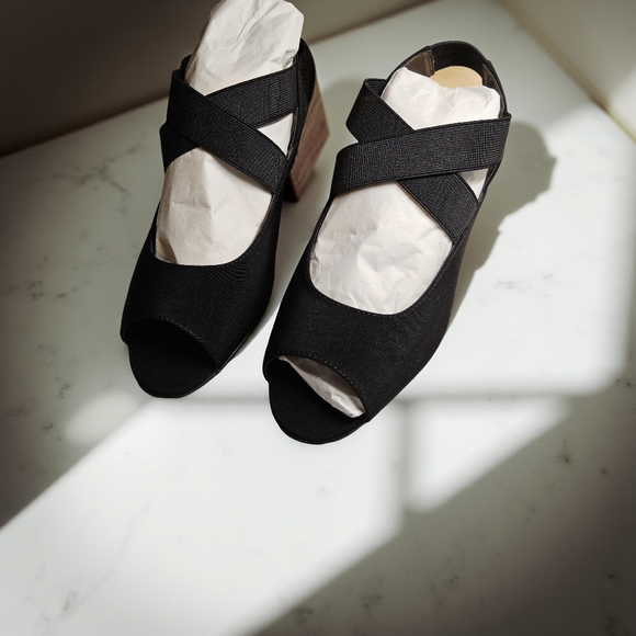 Mark Lemp Classics Black Women's Sandals - Picture 2 of 10